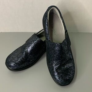 Alegria LEATHER Lauryn Comfort Shoes Womens 38/8 Blue Metallic Cross Strap